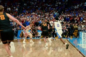 卫冕冠军遭三分绝杀爆冷💥1号种子佛罗里达不敌9号种子爱荷华