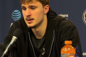 弗拉格谈穆迪重伤：他的腿突然就没力了！太可怕了！为他祈祷🙏