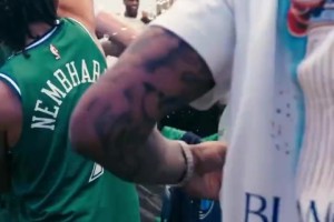 独行侠更衣室泼水庆祝！弗拉格轰51分后被浇透了：基德欧文祝贺！